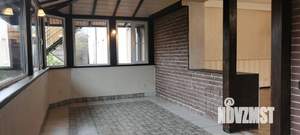 Коттедж 710м&sup2;, 3-этажный, на длительный срок, 