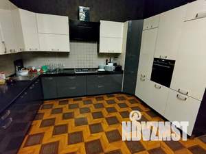 Дом 1238м&sup2;, 3-этажный, посуточно, 