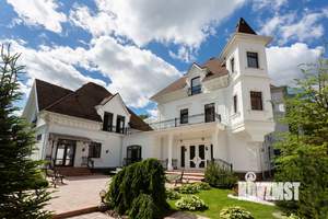 Коттедж 1200м², 3-этажный, на длительный срок, 