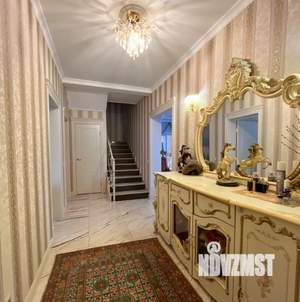 Коттедж 250м², 3-этажный, на длительный срок, 