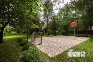 Дом 500м&sup2;, 3-этажный, посуточно, 