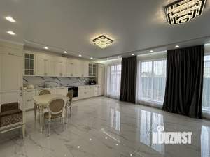 Дом 270м², 3-этажный, на длительный срок, 