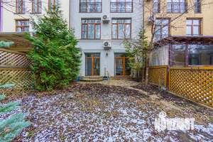 Таунхаус 200м², 3-этажный, на длительный срок, 