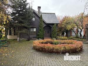 Дом 650м&sup2;, 3-этажный, на длительный срок, 