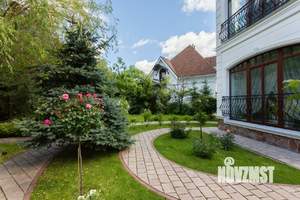 Коттедж 1200м², 3-этажный, на длительный срок, 