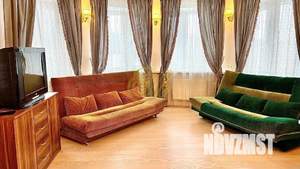 Дом 450м&sup2;, 2-этажный, посуточно, 