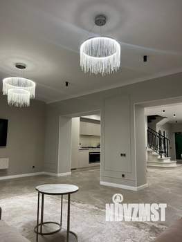 Таунхаус 277м², 3-этажный, на длительный срок, 