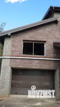 Дом 231м², 2-этажный, участок 10 сот.  