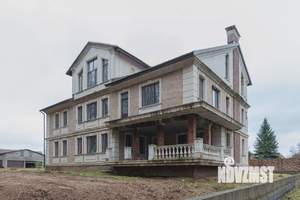 Дом 850м&sup2;, 3-этажный, участок 22 сот.  