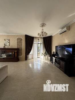 Дом 433м&sup2;, 4-этажный, участок 10 сот.  