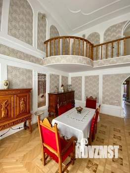 Дом 650м&sup2;, 3-этажный, участок 18 сот.  