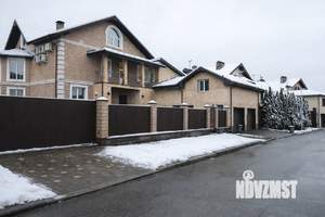 Дом 637м&sup2;, 4-этажный, участок 12 сот.  