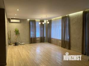 Дом 400м², 2-этажный, участок 10 сот.  