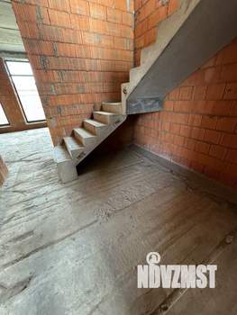 Коттедж 200м², 2-этажный, участок 6 сот.  