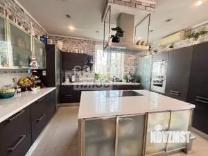 Дом 253м², 3-этажный, участок 15 сот.  