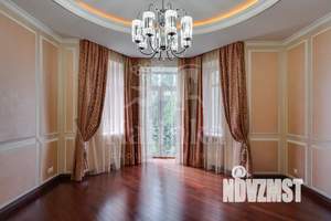 Дом 700м², 3-этажный, участок 36 сот.  