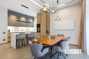 Коттедж 220м², 2-этажный, участок 6 сот.  