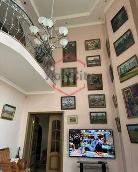 Дом 742м&sup2;, 3-этажный, участок 13 сот.  