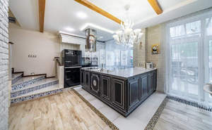 Дом 200м², 3-этажный, участок 1 сот.  