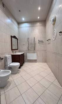 Дом 445м², 3-этажный, участок 15 сот.  