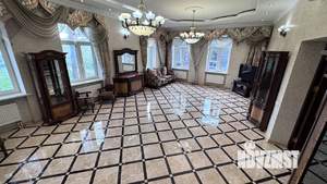 Коттедж 445м², 3-этажный, участок 30 сот.  