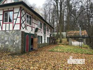 Дом 252м², 3-этажный, участок 15 сот.  