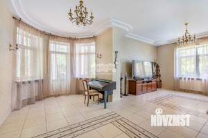 Дом 600м², 3-этажный, участок 24 сот.  