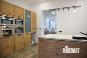 Дом 500м², 3-этажный, участок 14 сот.  