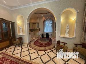 Дом 555м², 3-этажный, участок 15 сот.  