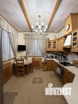 Дом 210м², 2-этажный, участок 17 сот.  