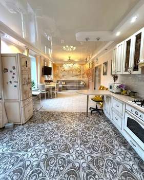 Дом 320м², 3-этажный, участок 12 сот.  