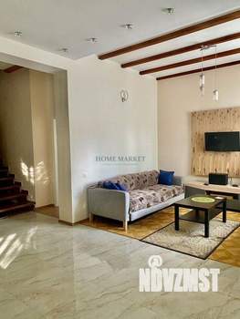 Дом 200м&sup2;, 2-этажный, участок 5 сот.  