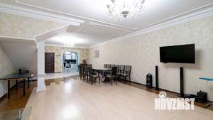 Дом 300м², 3-этажный, участок 7 сот.  