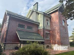 Коттедж 497м², 3-этажный, участок 15 сот.  