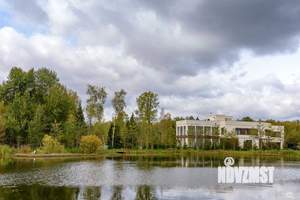 Дом 1200м², 2-этажный, участок 100 сот.  