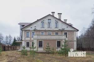 Дом 850м&sup2;, 3-этажный, участок 22 сот.  