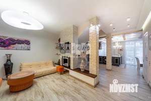 Таунхаус 200м², 3-этажный, участок 1 сот.  