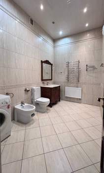 Дом 445м², 3-этажный, участок 15 сот.  