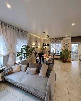 Дом 300м&sup2;, 4-этажный, участок 6 сот.  