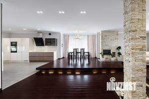 Коттедж 500м&sup2;, 3-этажный, участок 15 сот.  