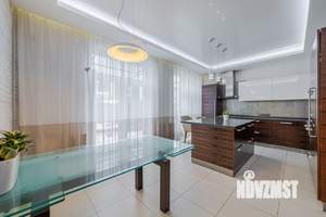 Таунхаус 160м², 3-этажный, участок 1 сот.  