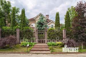 Дом 350м², 2-этажный, участок 13 сот.  