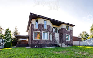 Дом 497м&sup2;, 2-этажный, участок 10 сот.  