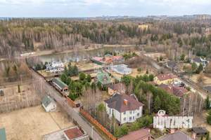 Дом 600м², 3-этажный, участок 24 сот.  
