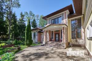 Дом 581м², 2-этажный, участок 38 сот.  