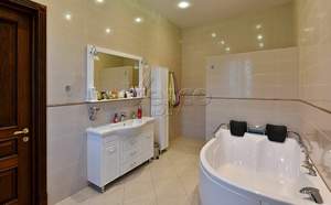 Дом 1500м², 2-этажный, участок 100 сот.  