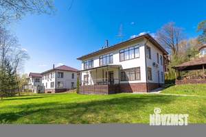 Дом 400м², 2-этажный, участок 10 сот.  