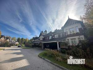 Коттедж 350м&sup2;, 3-этажный, участок 10 сот.  