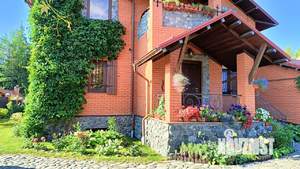 Дом 300м², 3-этажный, участок 15 сот.  