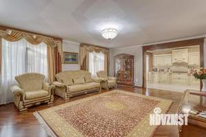 Дом 382м², 2-этажный, участок 36 сот.  